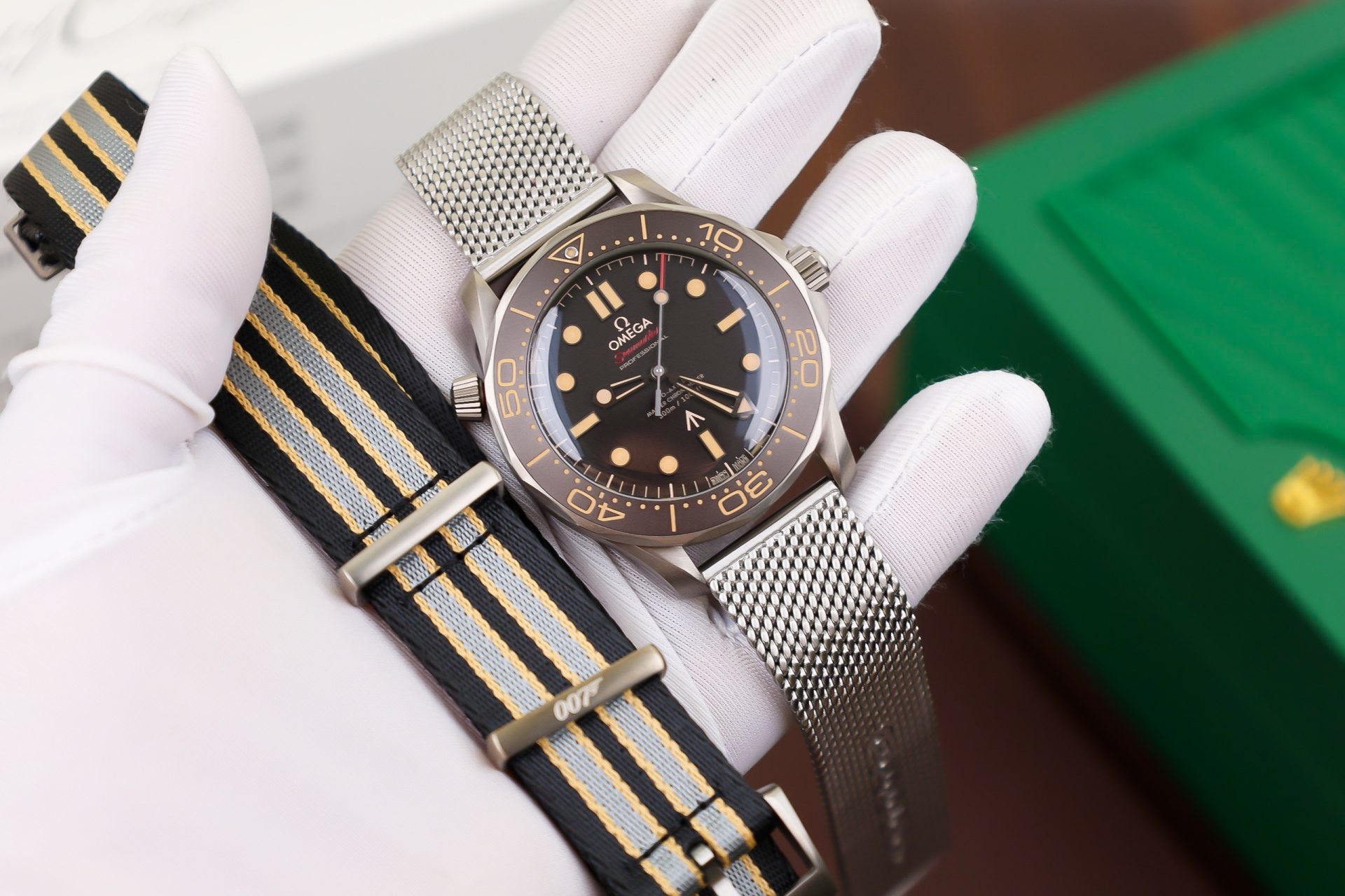 Dong-Ho-Omega-Seamaster-Replica-11-Cao-Cap-Nhat-Nam-VSF-40mm-1-1