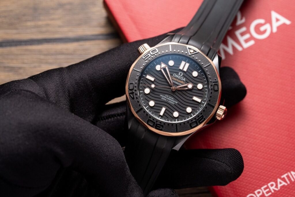 Dong-Ho-Omega-Seamaster-Vo-Gom-Mau-Demi-Day-Cao-Su-VS-Factory-42mm-7-1