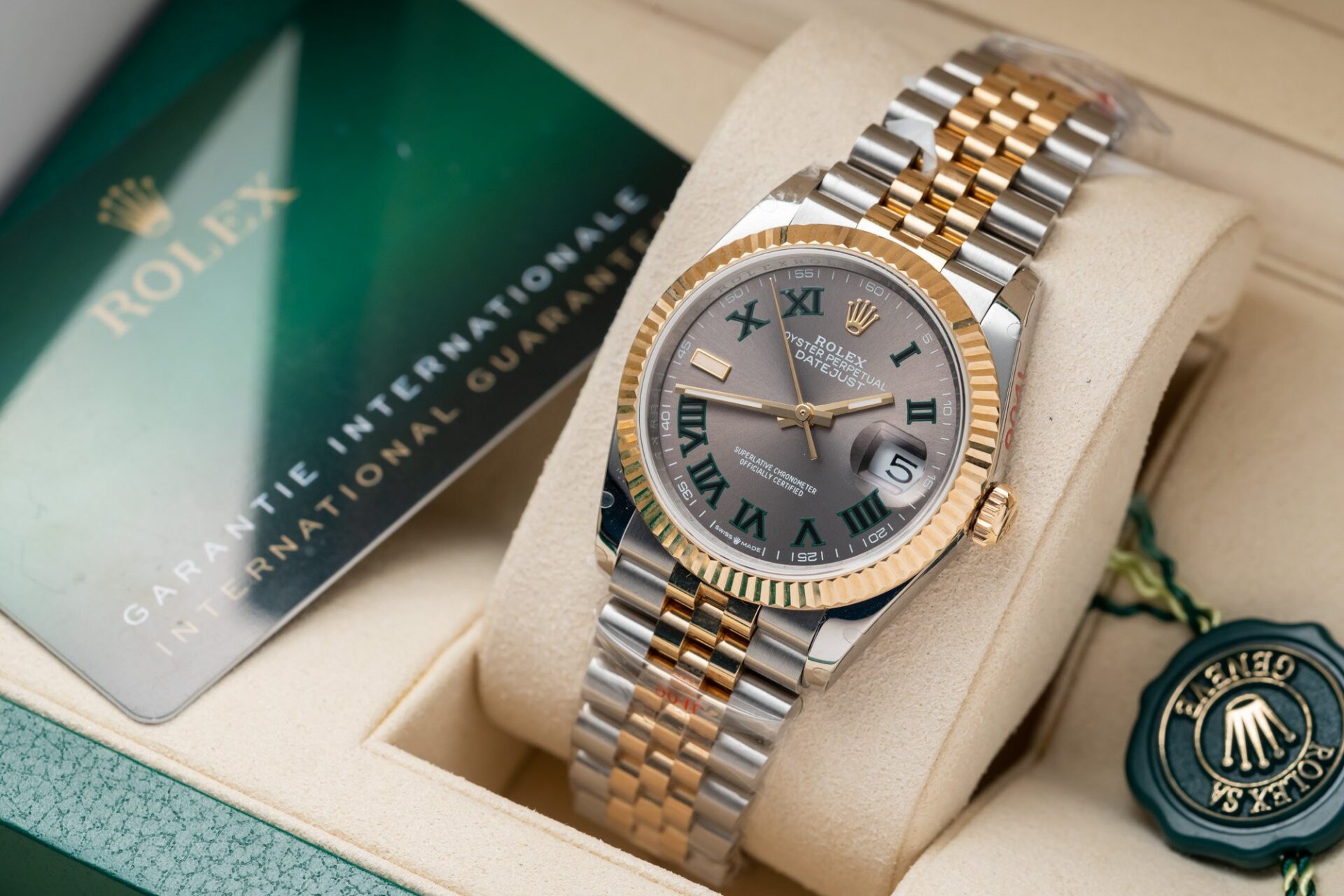 Dong-Ho-Rolex-DateJust-Boc-Vang-Vang-Mat-Wimbledon-Nha-May-GM-36mm-2-1