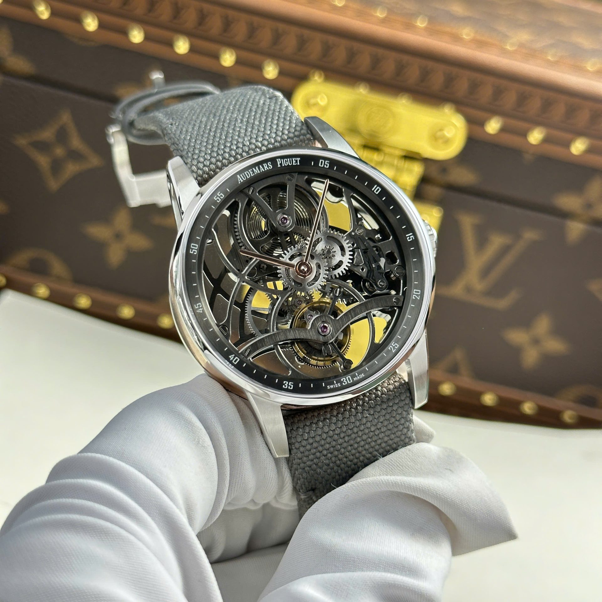 Dong-Ho-Audemars-Piguet-26600-Tourbillon-Openworked-Replica-11-May-Lo-Co-41mm-2-1