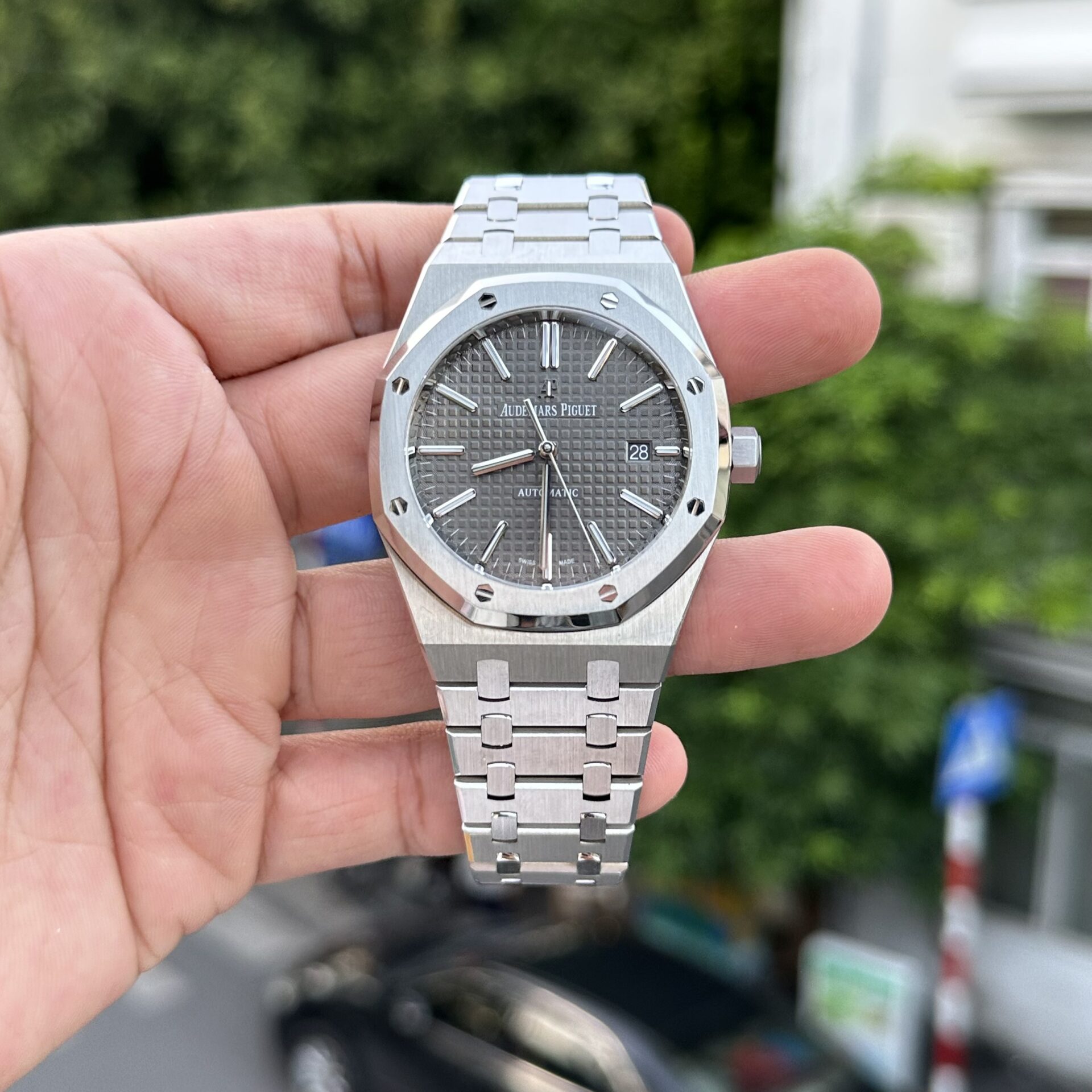 Dong-Ho-Audemars-Piguet-Royal-Oak-15400ST-Replica-Mat-Xam-Nha-May-APS-41mm-1-1