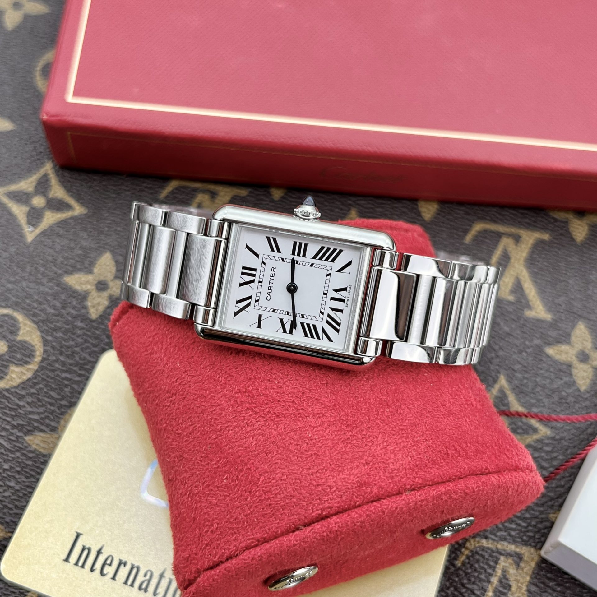Dong-Ho-Cartier-Tank-Must-WSTA005-Replica-11-Mat-Chu-Nhat-9-1