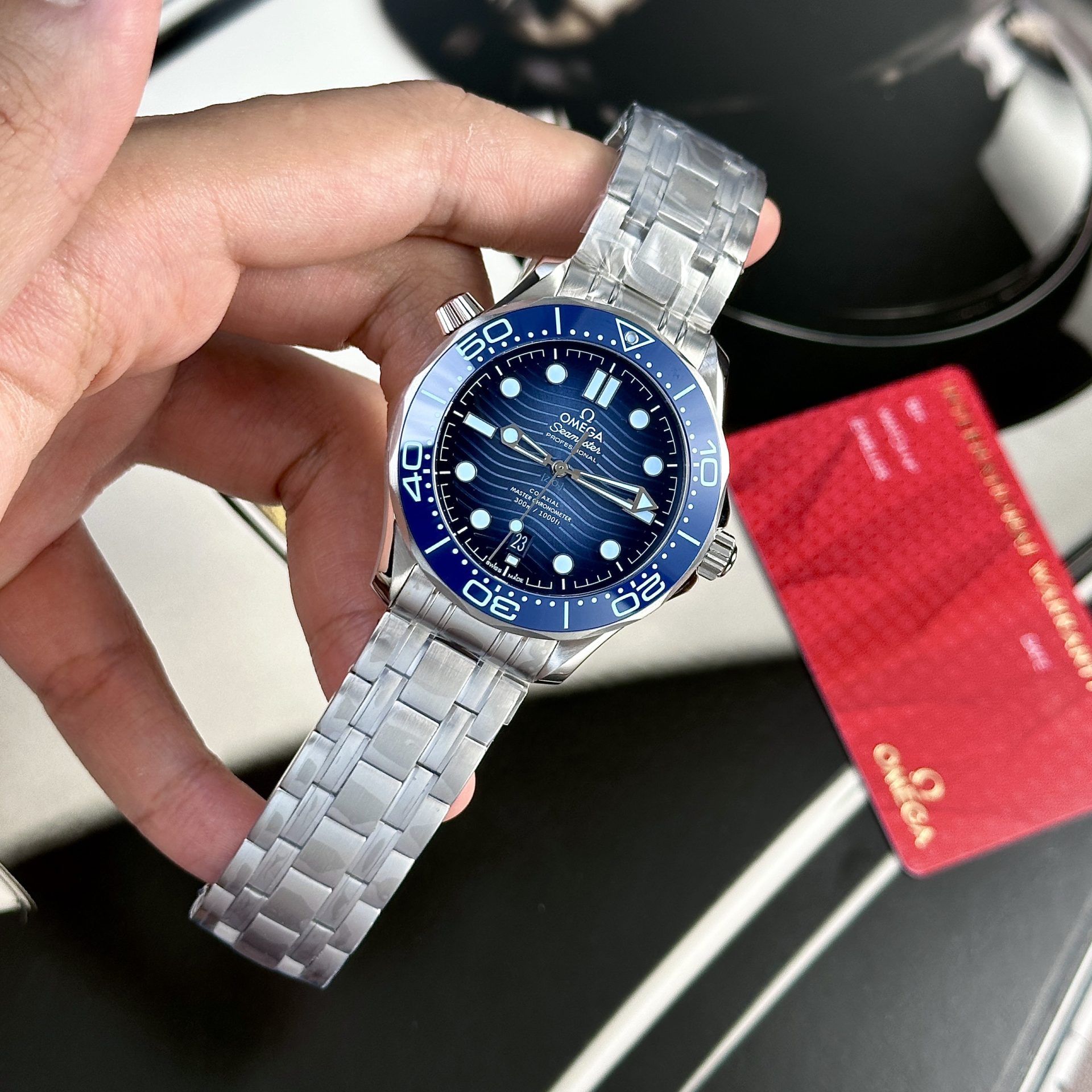 Dong-Ho-Omega-Che-Tac-Seamaster-Summer-Blue-Nha-May-VS-42mm-7-1
