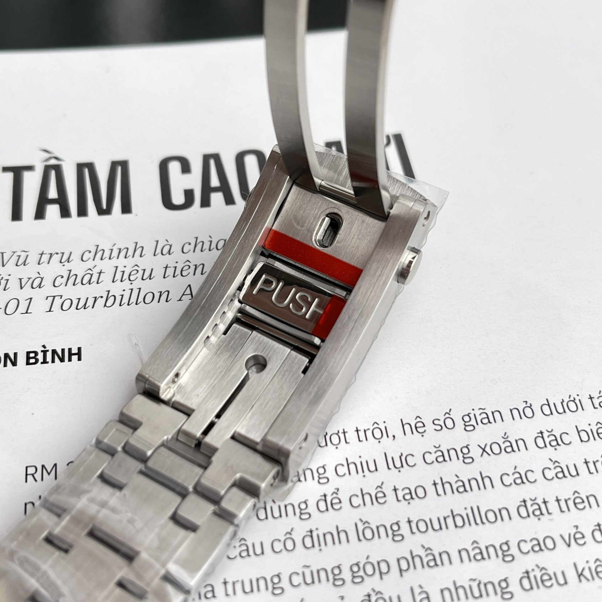 Dong-Ho-Omega-Seamaster-James-Bond-007-Nha-May-VS-42mm-4-1