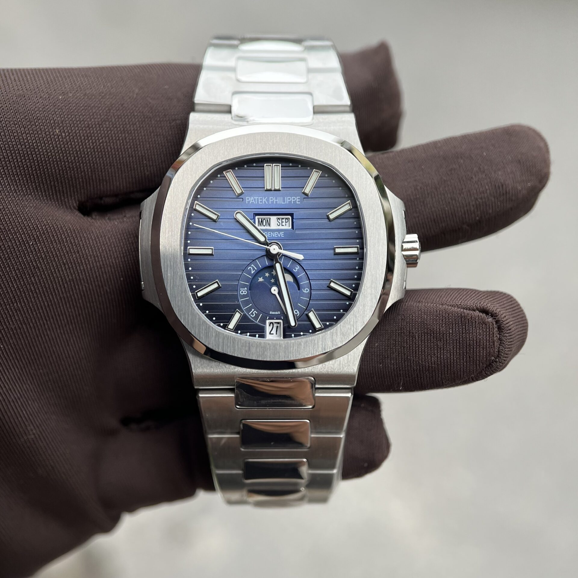 Dong-Ho-Patek-Philippe-5726G-Rep-11-Day-Thep-Mat-Xanh-40-3-1