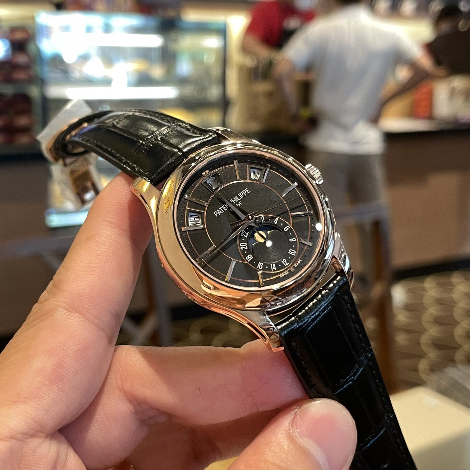 Dong-Ho-Patek-Philippe-Complications-5205G-Mat-Den-Rep-11-40mm-3-1