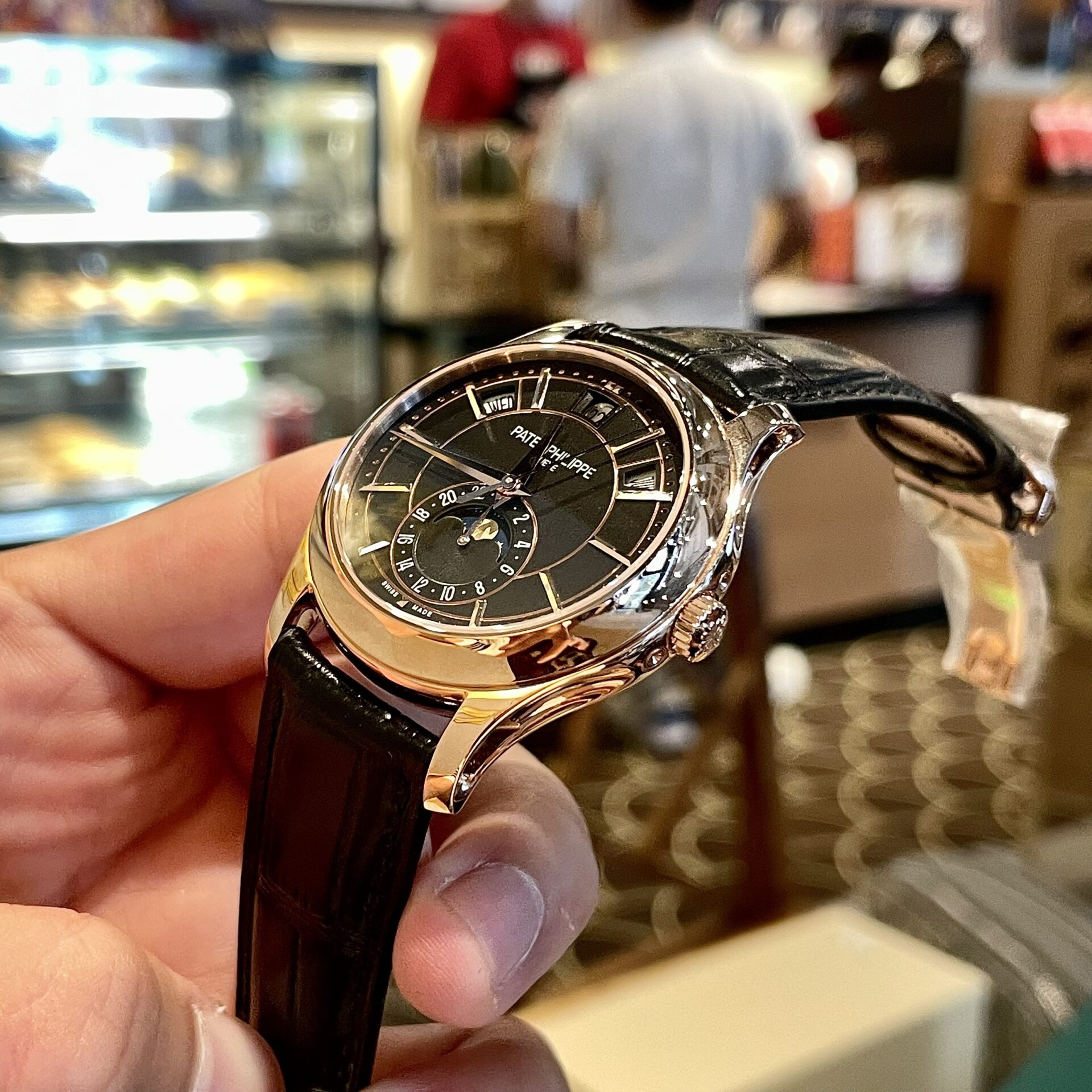 Dong-Ho-Patek-Philippe-Complications-5205G-Mat-Den-Rep-11-40mm-4-1