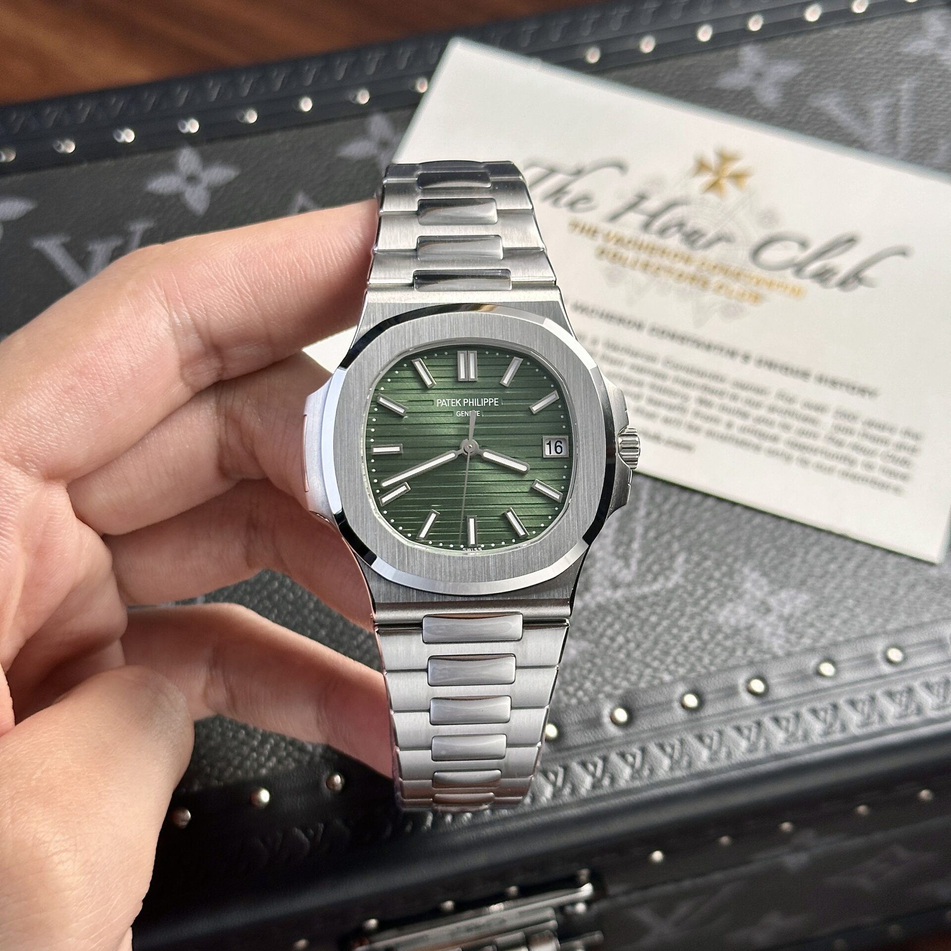 Dong-Ho-Patek-Philippe-Nautilus-5711-Green-Dial-Replica-11-Nha-May-3K-40mm-4-1