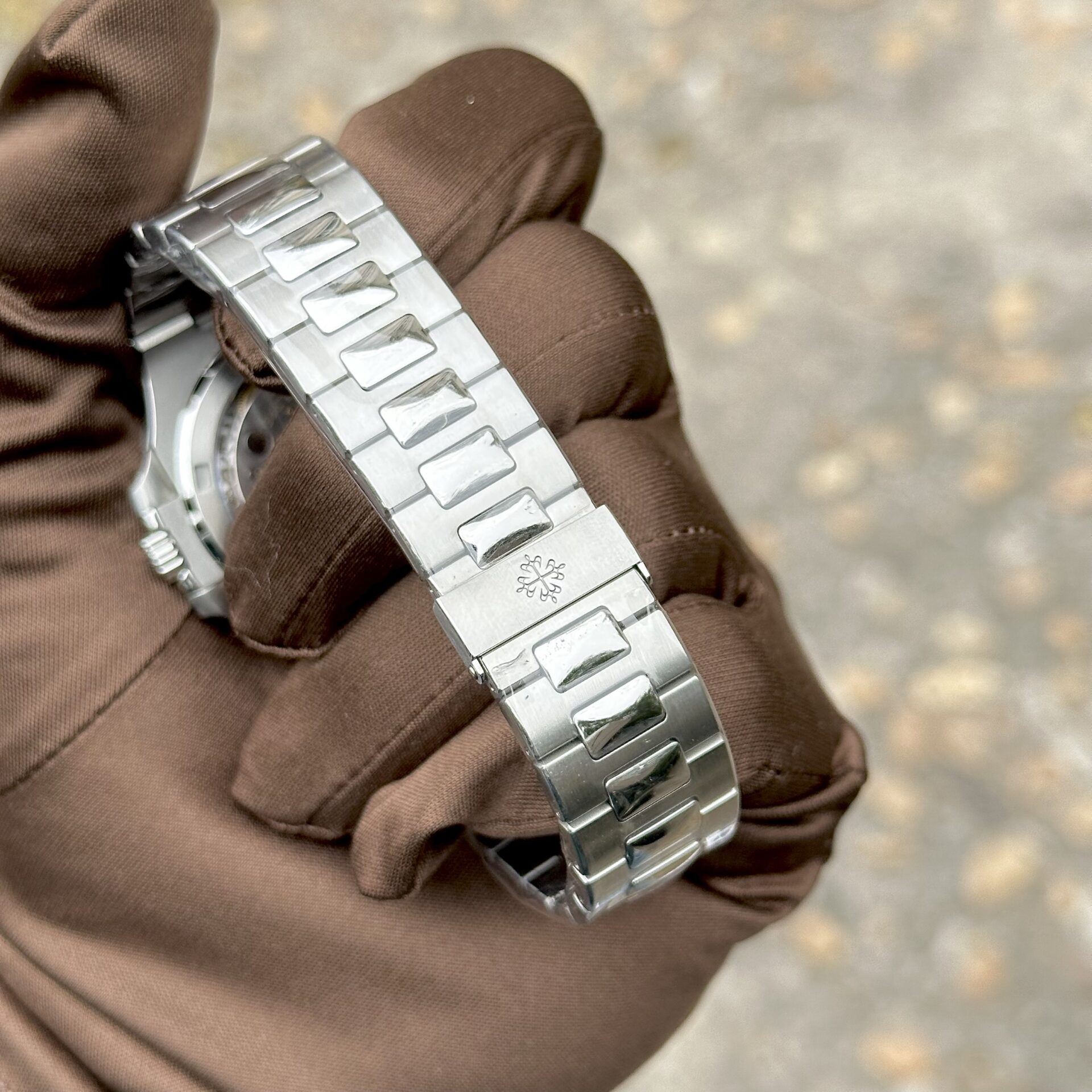 Dong-Ho-Patek-Philippe-Nautilus-5711-Replica-11-Mat-Xanh-3K-Factory-40mm-4-1