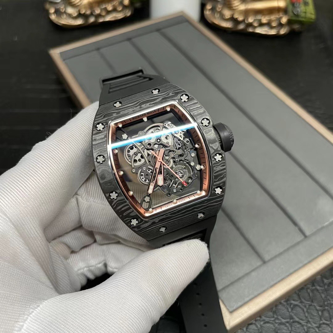 Dong-Ho-Richard-Mille-RM055-Carbon-NTPT-Rep-11-BBR-Mau-Den-45mm-2-1