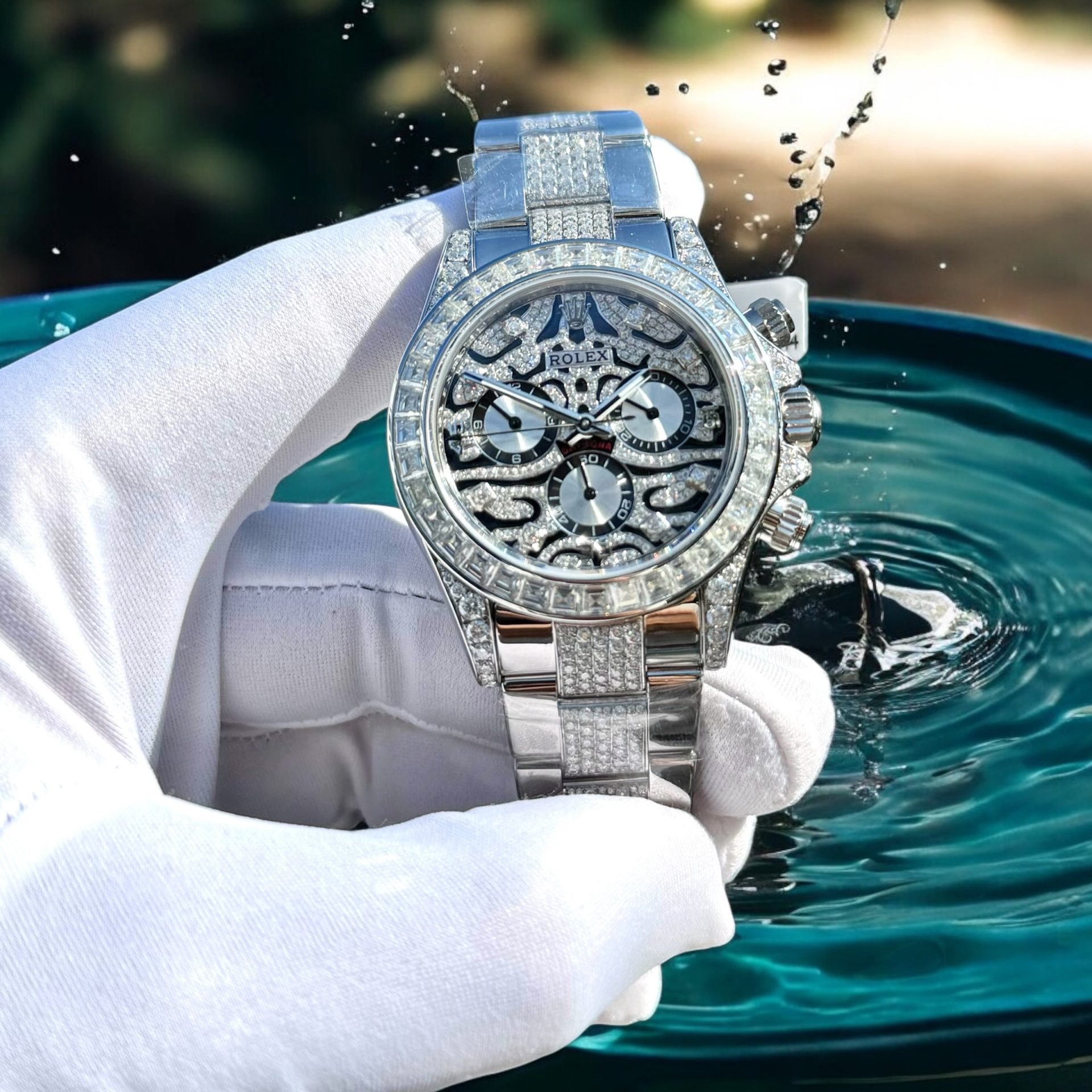 Dong-Ho-Rolex-Che-Tac-Moissanite-Cosmograph-Daytona-Eye-Of-The-Tiger-40mm-3-1