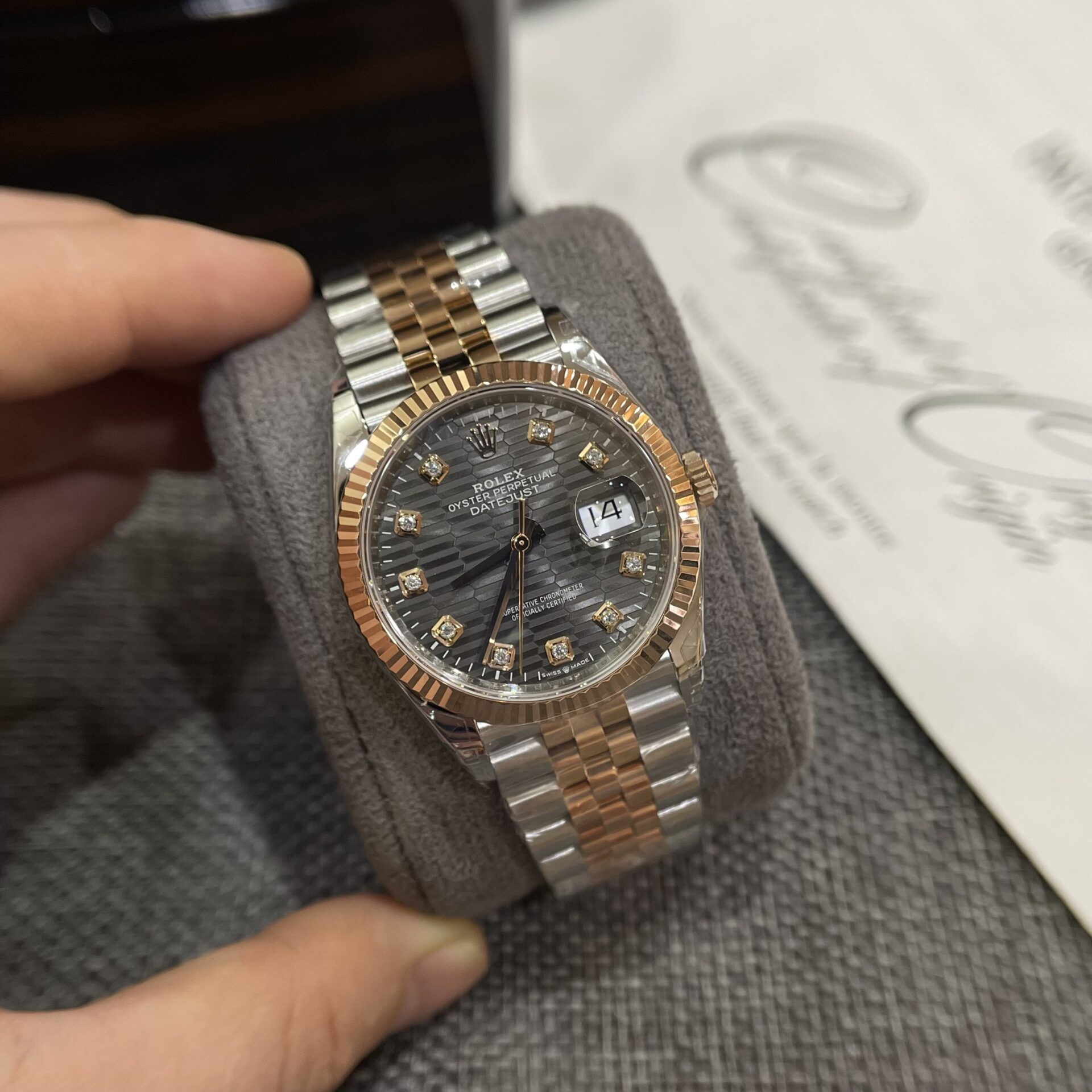 Dong-Ho-Rolex-DateJust-126231-Mau-Demi-Mat-Xep-Gach-Xam-Dam-VSF-36mm-3-1