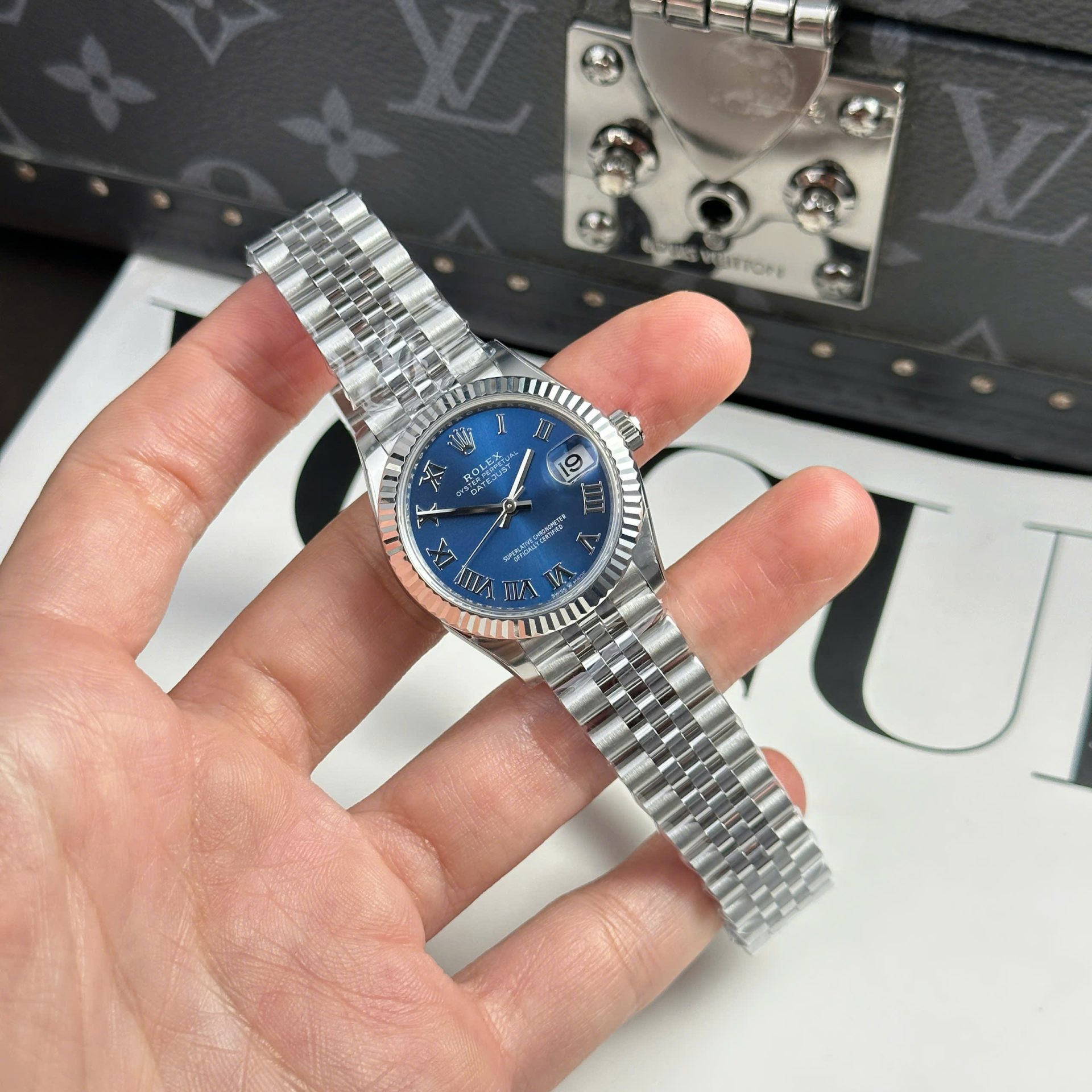 Dong-Ho-Rolex-DateJust-Clone-11-Mat-Xanh-Blue-Coc-So-La-Ma-Nha-May-THB-31mm-1-1