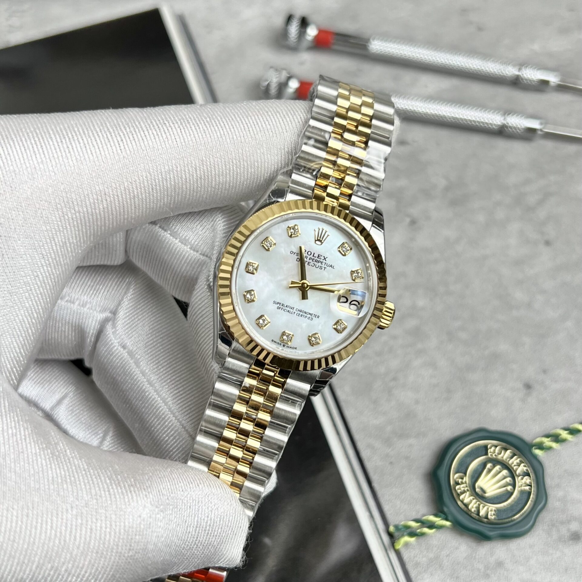 Dong-Ho-Rolex-DateJust-Mat-So-Xa-Cu-DemiGold-Fake-11-31mm-1-scaled-1