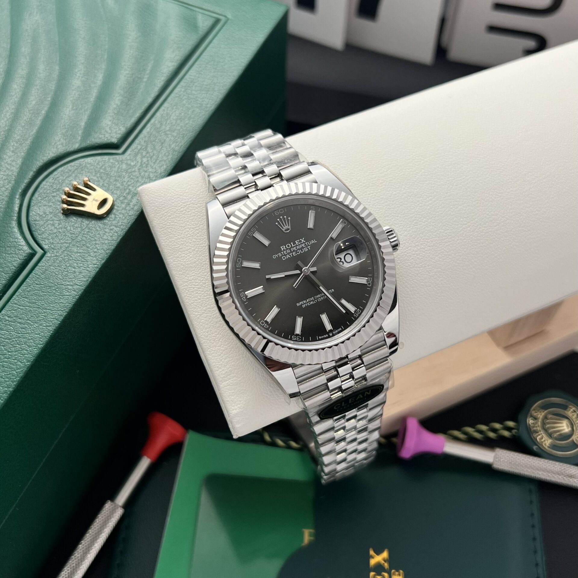 Dong-Ho-Rolex-Datejust-126334-Rep-11-Mat-Xam-Nha-May-Clean-41mm-2-scaled-1