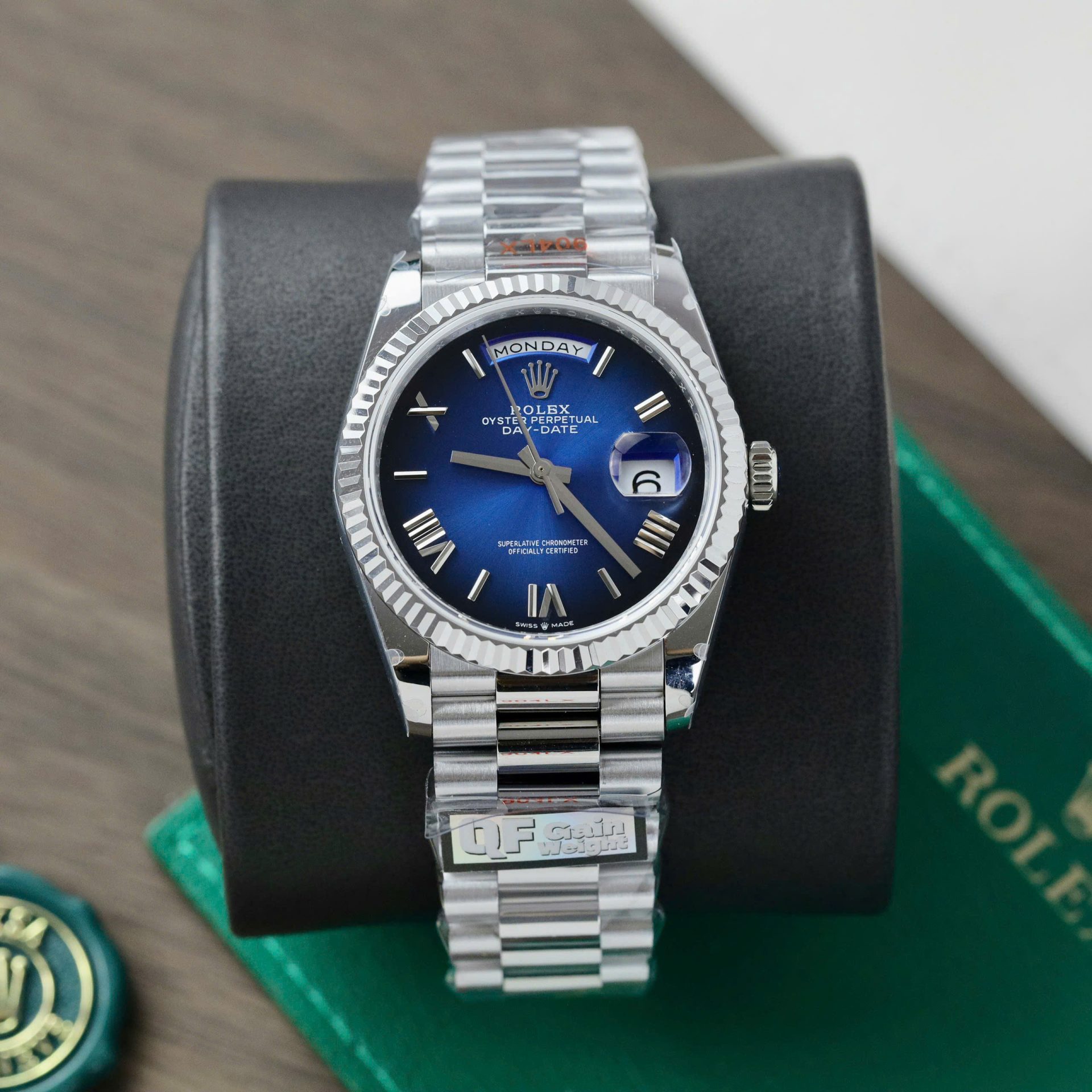 Dong-Ho-Rolex-Day-Date-128236-Rep-11-Cao-Cap-Mat-Xanh-Blue-Trong-Luong-158gram-QF-Factory-36mm-2-1