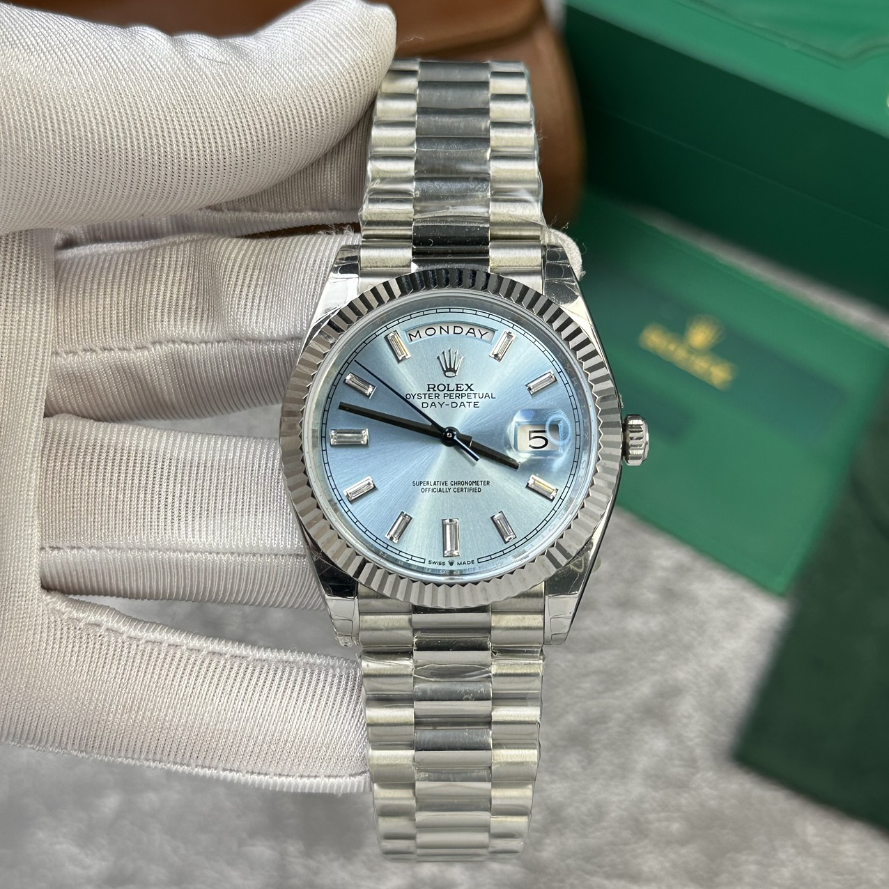Dong-Ho-Rolex-Day-Date-228236-Mat-So-Dinh-Da-Rep-11-V2-GM-Factory-40mm-3-1