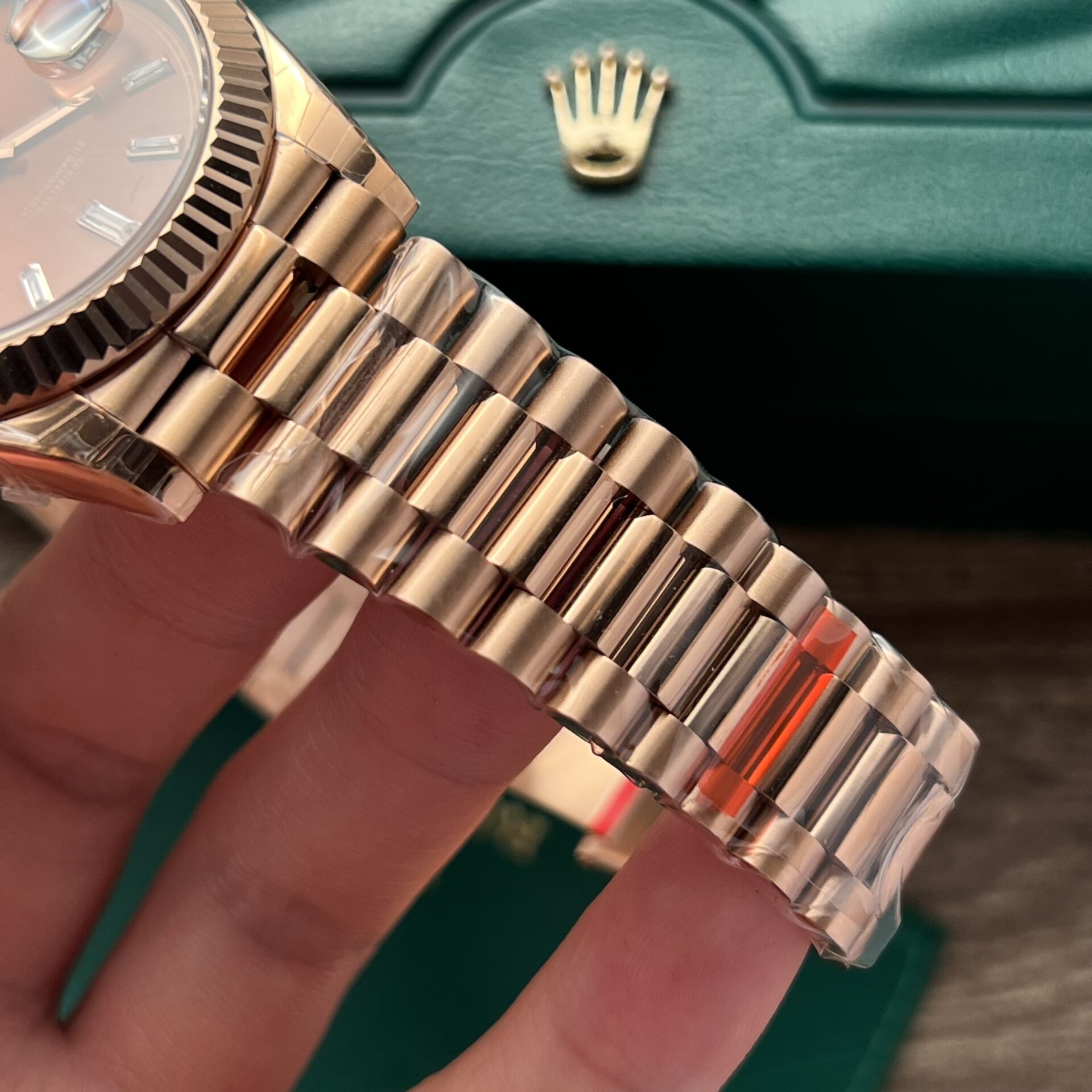 Dong-Ho-Rolex-Day-Date-228345RBR-Mat-Chocolate-Fake-11-3-1