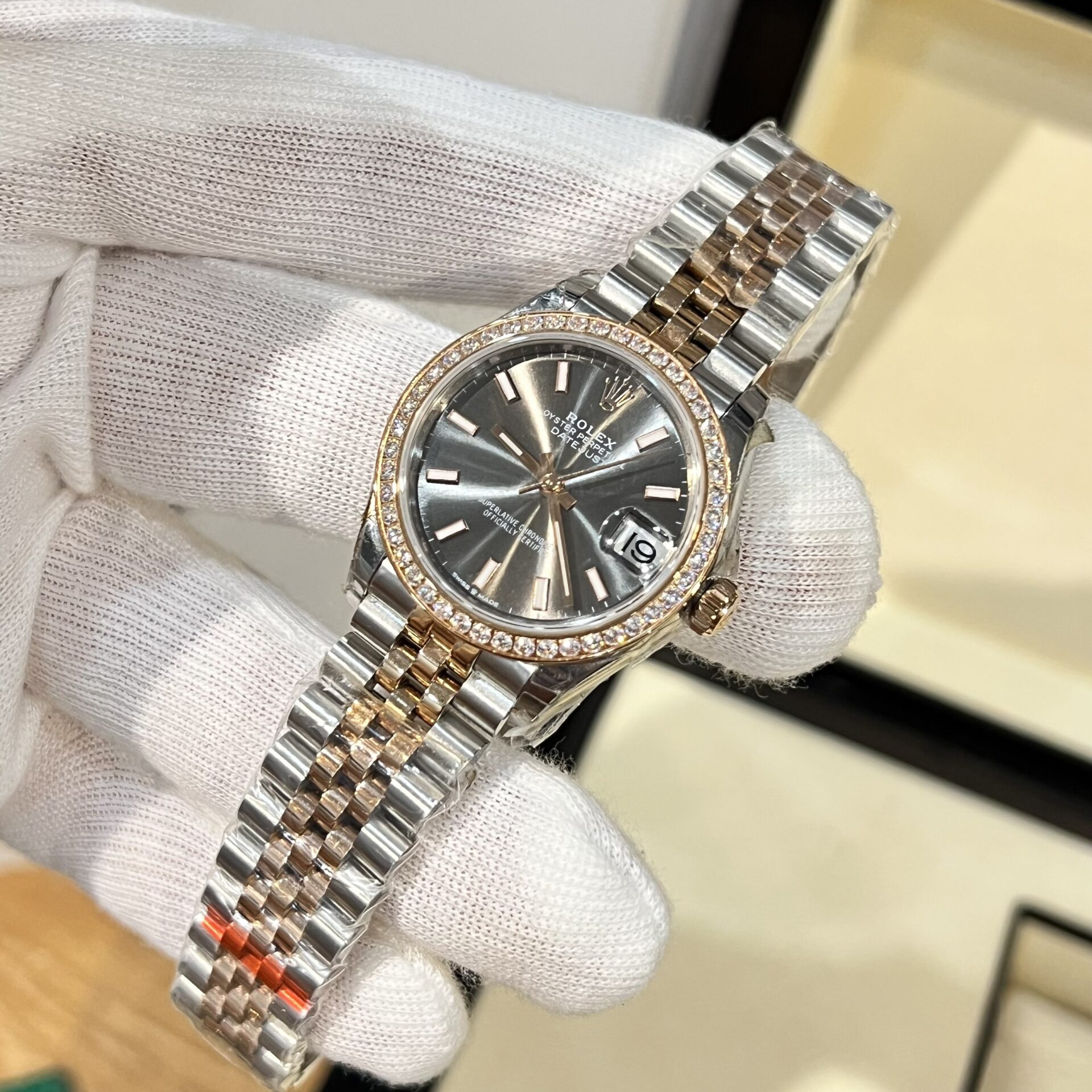 Dong-Ho-Rolex-Nu-Dinh-Da-Mat-So-Xam-Fake-11-31mm-3-1