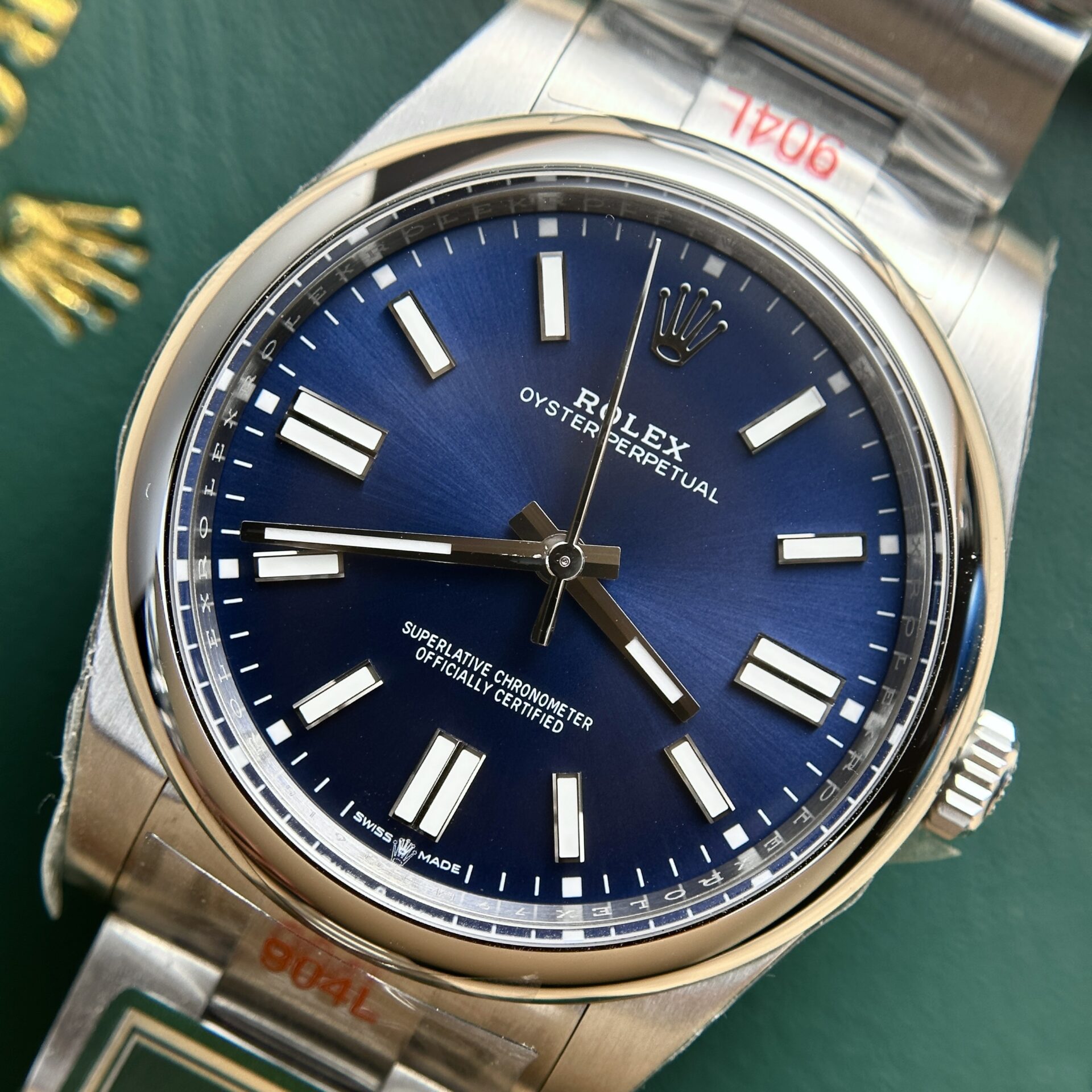 Dong-Ho-Rolex-Oyster-Perpetual-124300-Mat-Xanh-Duong-Nha-May-King-41mm-2-1