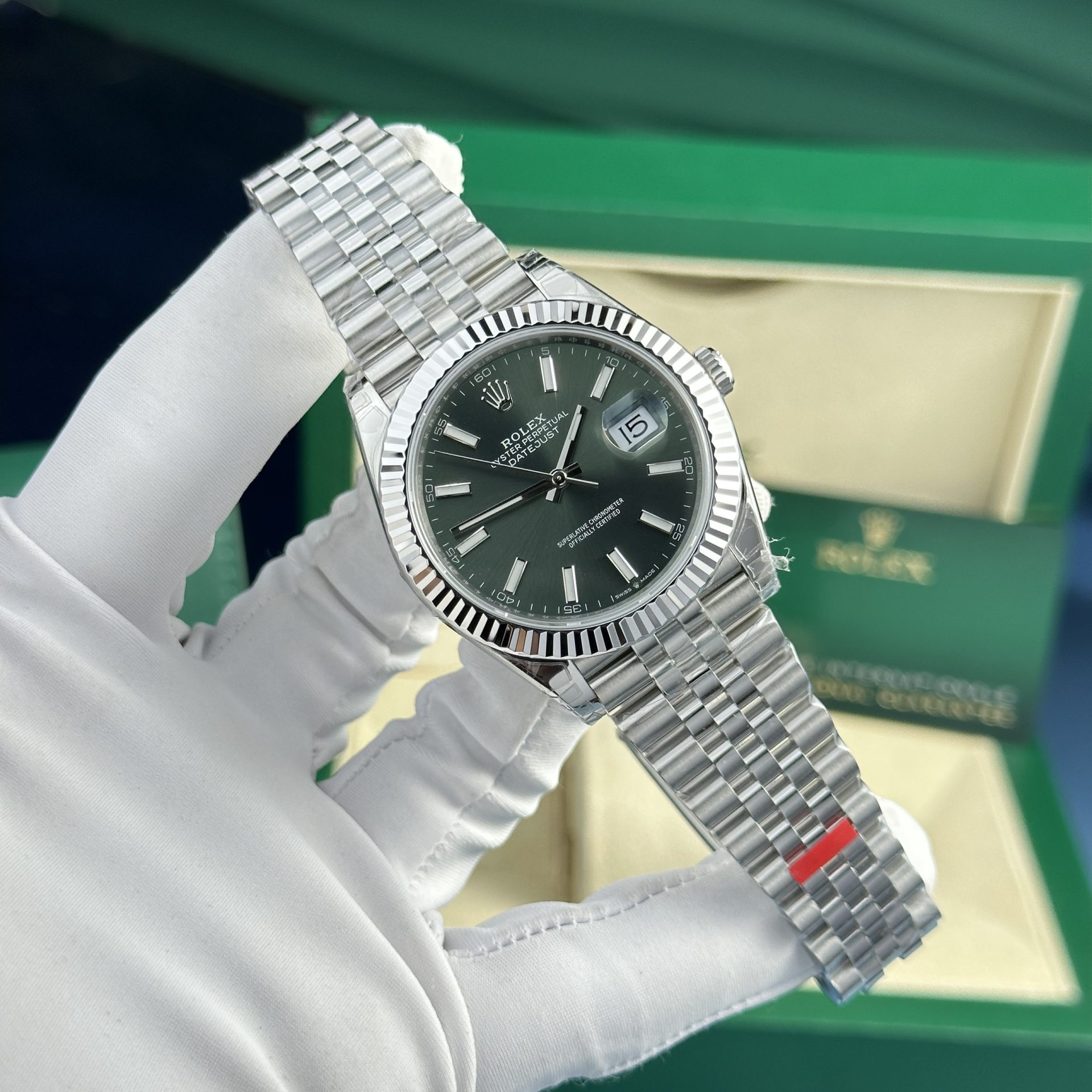 Dong-Ho-Rolex-Replica-11-DateJust-126334-Mat-Xanh-La-Cay-VS-Factory-41mm-4-1