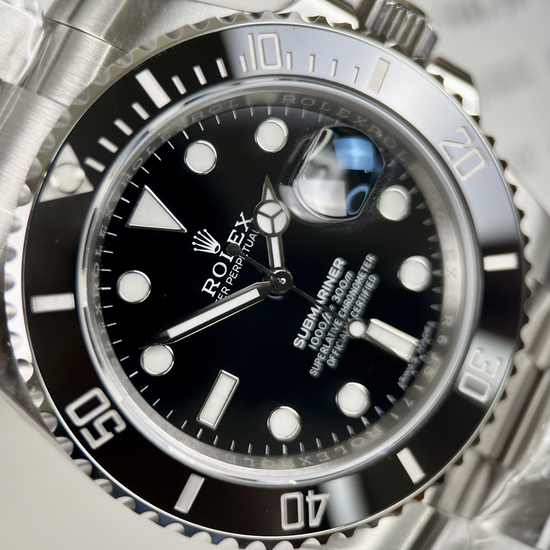 Dong-Ho-Rolex-Submariner-Fake-Cao-Cap-Mat-So-Den-40mm-3-1