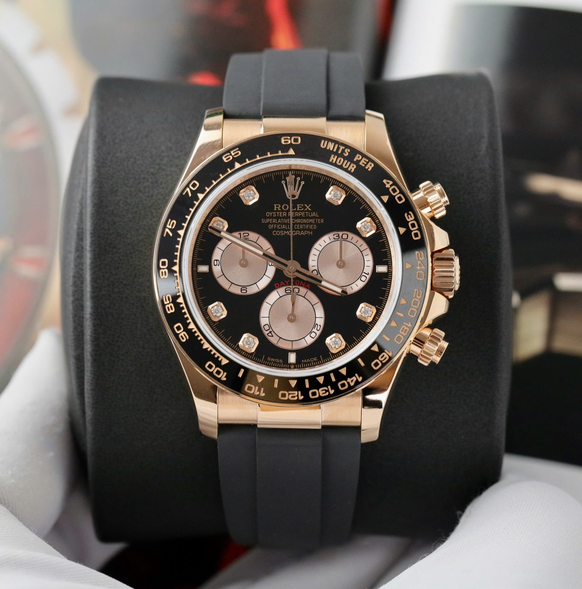 Dong-Ho-Rolex-Daytona-126515-Che-Tac-Mat-Den-Trong-Luong-163Gram-Boc-Vang-That-40mm-2-1