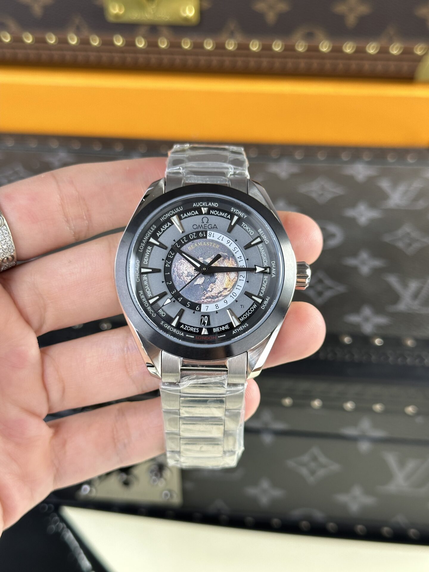 Dong-Ho-Omega-Seamaster-Aqua-Terra-Replica-Cao-Cap-Nhat-43mm-6-1