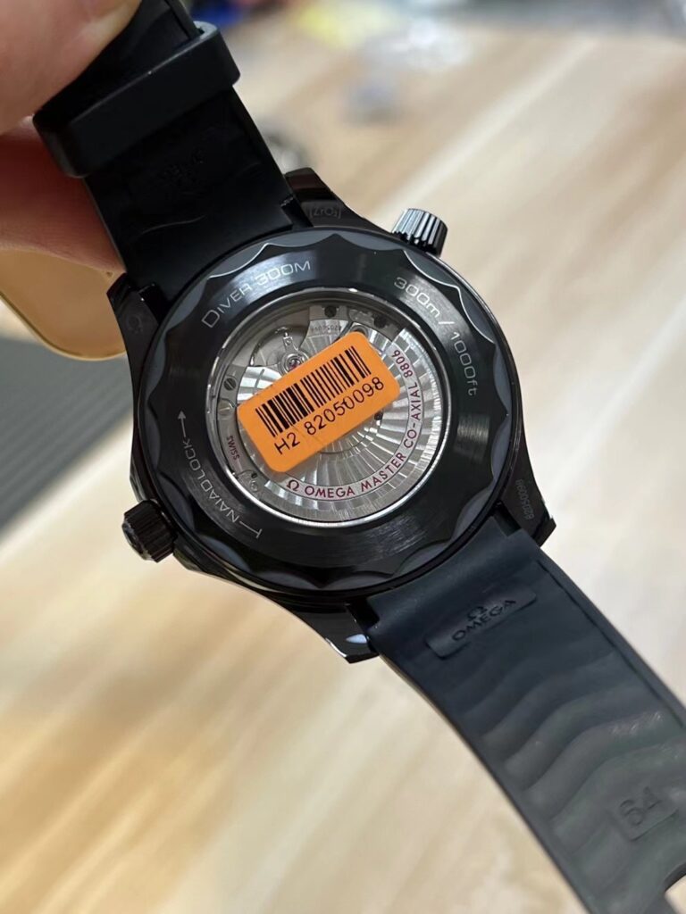 Dong-Ho-Omega-Seamaster-Vo-Gom-Den-Day-Cao-Su-VS-Factory-42mm-6-2