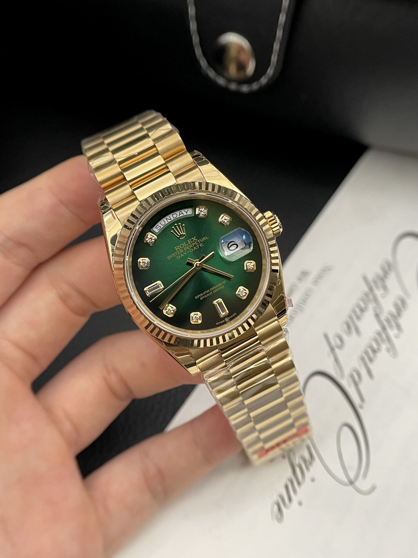 Dong-Ho-Rolex-Day-Date-Super-Fake-11-Mat-Xanh-La-EW-36mm-3-1