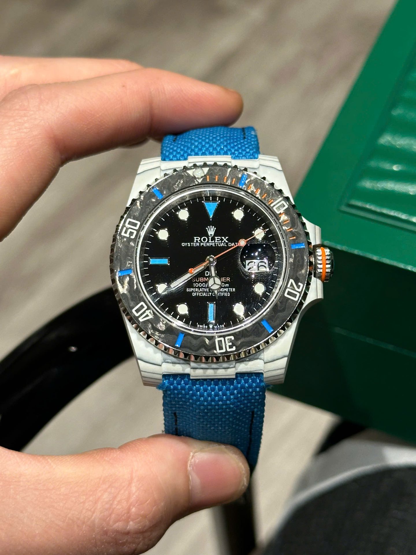 Dong-Ho-Rolex-Submariner-DIW-Replica-11-Vo-Carbon-Mat-Den-40mm-8-1