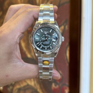 Rolex Sky Dweller 326935 Replica Watch Green Dial Noob Factory 42mm